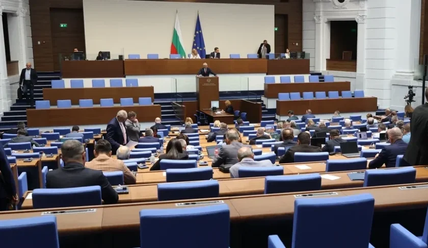 Последният ангажимент по ПВУ е изпълнен: НС одобри промените в Закона за държавния служител