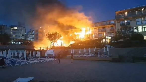 Огромни щети и евакуация на туристи след пожара в Созопол