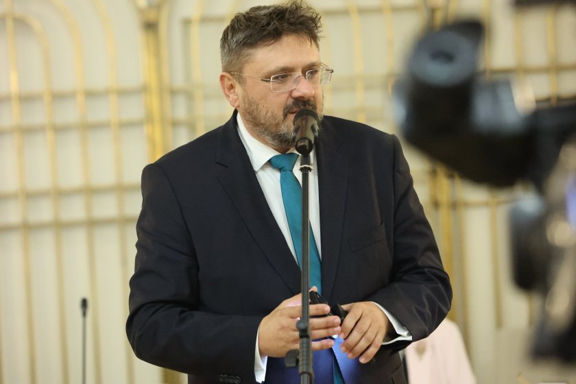кирил вълчев кандидатът вицепрезидент илияна йотова