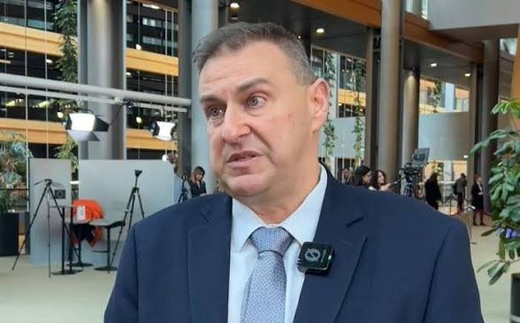 Емил Радев: Подкрепата ми за Йотова не променя принадлежността ми към ГЕРБ