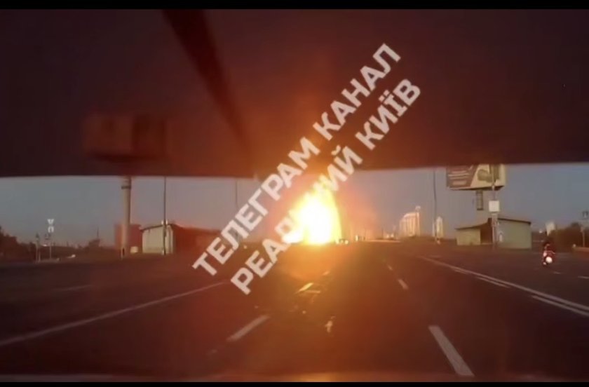 (ВИДЕО) След Южния мост в Киев Русия удари и Северния: Атаките затрудняват движението между двата бряга
