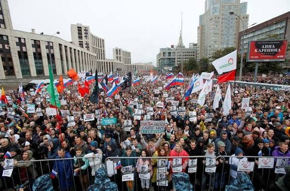 Около 60 протестиращи са били задържани по време на митинг на Комунистическата партия в Москва