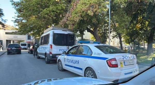 Икономическа полиция влезе в УМБАЛ &bdquo;Св. Георги&ldquo; в Пловдив: Проверяват документи, разпитват лекари и пациенти