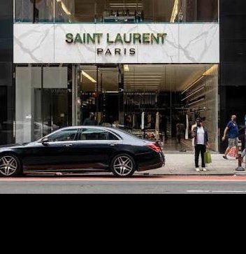 антъни вакарело напуска saint laurent десет години начело модната къща