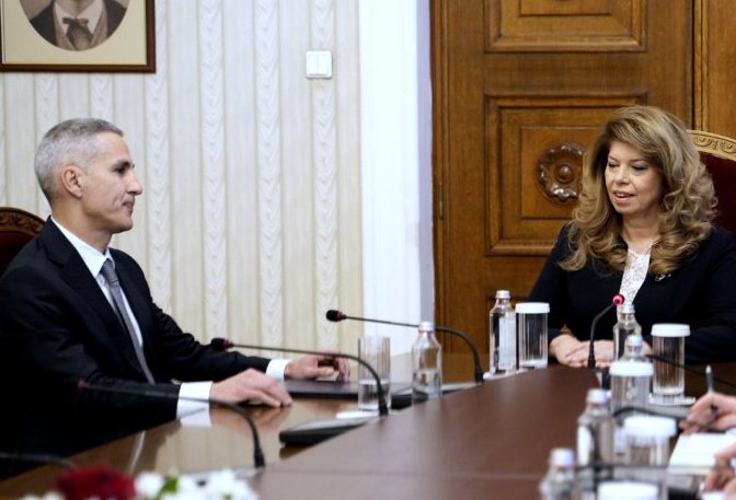 Йотова води с 18 пункта пред Гюров преди президентския вот, показва проучване на &bdquo;Тренд&ldquo;