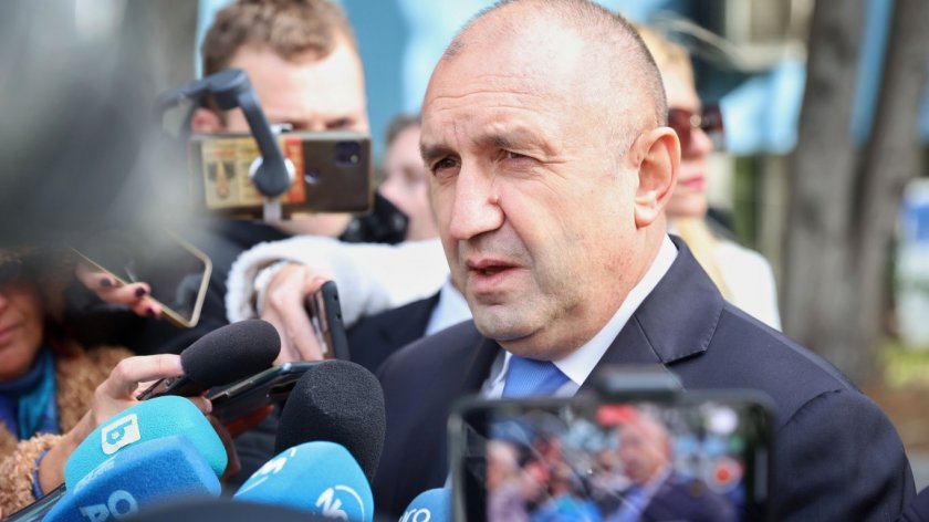 румен радев парламент рекордно ниско гражданско представителство посяга конституцията