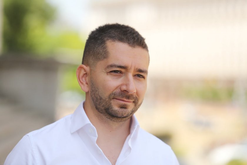 слави василев очевидно сглобката атакува президента баницата услади
