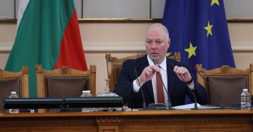 росен желязков депутати спретнаха екскурзия индия наша сметка поднасят цветя паметници подпишат златната книга
