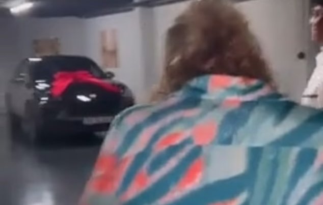 кристиано роналдо подари майка porsche cayenne рождения ден видео