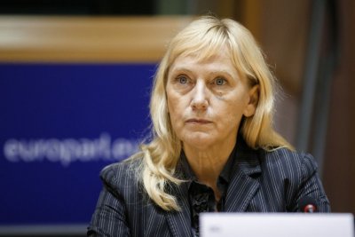 Елена Йончева попита Столтенберг дали има опасност от война в Черноморския регион.