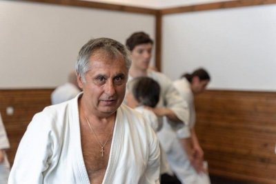 Бащата на Кирил Петков не желае да споделя мнение относно връзката си с Алексей Петров