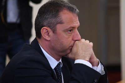 Делян Добрев скочи остро на правителството заради цените на горивата