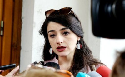 Бояна Бозаджиева: Със словоизлиянията си, Лена е напът да ни забърка в международен скандал!