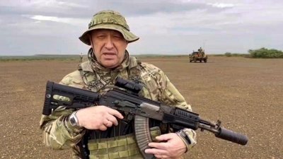 Самолетът на Евгений Пригожин се разби в Русия, той може да е бил на борда. Какво се знае за бедствието?