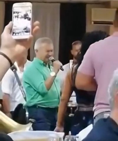 Кметът на Монтана се оказа фолк дива! Бил фен на Слави и едрогърдите гюбетчийки (ВИДЕО)