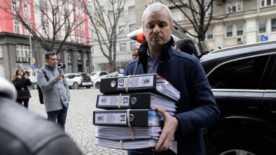 Седем становища в съда срещу референдума на Възраждане