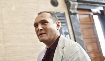 Разпитаха Божков, засега не дава обяснения