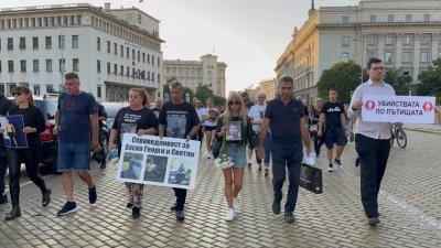 Близки на загинали при катастрофи се срещат с правосъдния министър