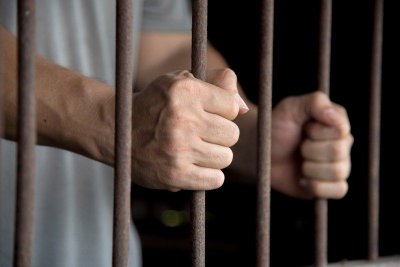 Ако имахме работещи институции половината ни политици трябваше да са в затвора