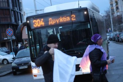 Градският транспорт в София започна своя протест (СНИМКИ+ВИДЕО)