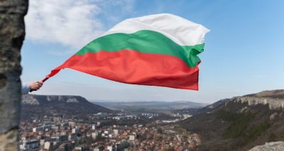 Интелектуалци и общественици написаха "кърваво писмо" с искане за оставка на кабинета и разпускане на НС