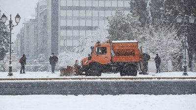 Вълна от лошо време удря Гърция