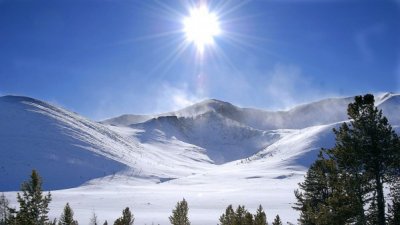 Предимно слънчево и тихо време ни очаква днес в страната