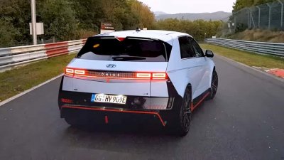 Ioniq 5 N се превърна в сериозен конкурент BMW M2 CS на &bdquo;Нюрбургринг&ldquo; (ВИДЕО)