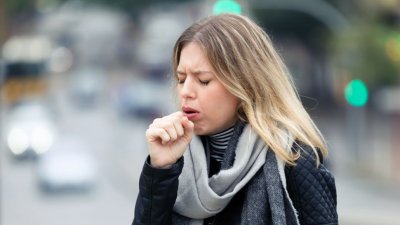 Защо понякога кашлицата трае седмици след респираторна инфекция?