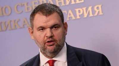 Пеевски скочи на "Лукойл": За пореден път унижава държавата