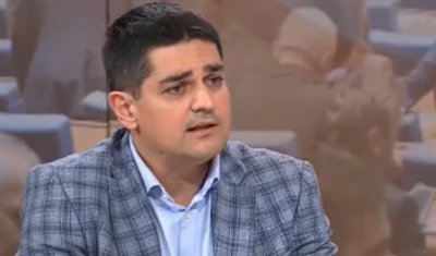 Радостин Василев скочи на правителството и го обвини, че работи за Украйна (ВИДЕО)