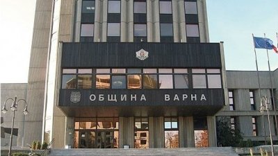 ЗАРАДИ ПОДКУП! Oсвободиха единия от двамата общинари във Варна