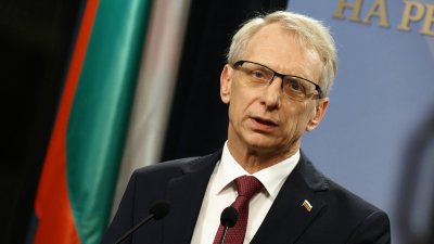 Премиерът и 7 министри на парламентарен контрол