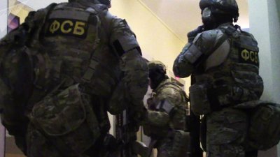 ФСБ: Задържахме 3-ма подготвяли бомбен атентат срещу ръководител на Крим
