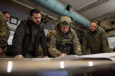 Грозната битка на Зеленски с генерала разкрива разделението в Украйна
