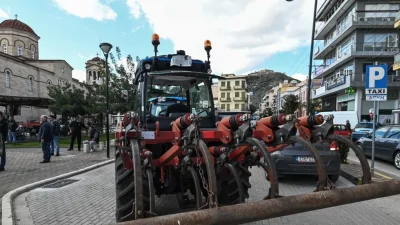 Земеделските протестите в Гърция продължават: Фермери окупираха сградата на областната администрация на Западна Македония