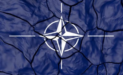 "Politico": Разпадането на НАТО е въпрос на време