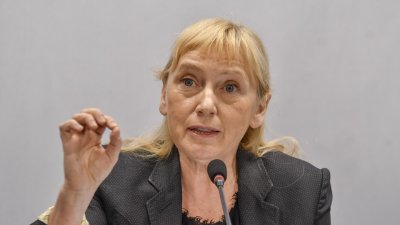 Елена Йончева: Ще трябва да променим правилата за Антикорупционната комисия у нас