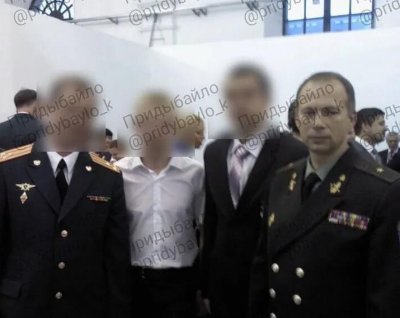 УНИКАЛНИ СНИМКИ! Вижте как шефът на Въоръжените сили на Украйна се прегръща с руски генерали
