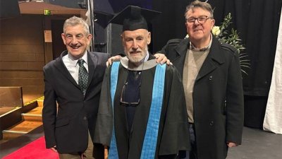 Мъж завърши университет на 95-годишна възраст