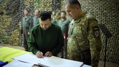 Володимир Зеленски обяви още рокади във ВСУ