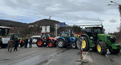 Земеделците блокираха ГКПП "Калотина"