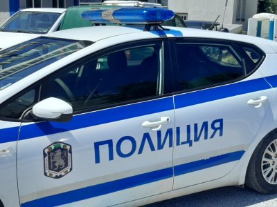 Обърната цистерна затруднява движението Разград-Русе
