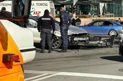 Тежка катастрофа в София, на метри от от мястото, където убиха Милен Цветков