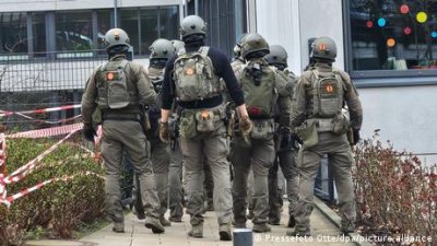 Нападение с нож в училище в Германия