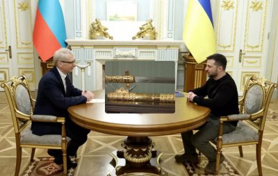 Денков: Подарих на Украйна меч на хан Кубрат. Зеленски: Не съм видял никакъв меч