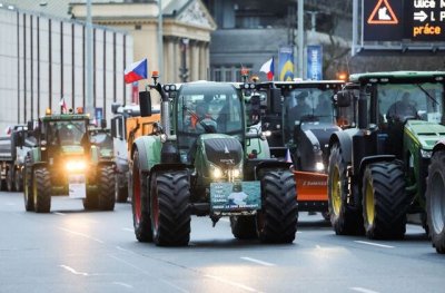 Фермери блокираха центъра на Прага
