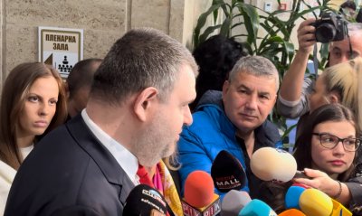 MEDIAMALL притисна Делян Пеевски в парламента (ВИДЕО)