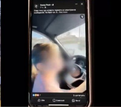 Пореден малоумник публикува клип как управлява автомобила си с дете в скута