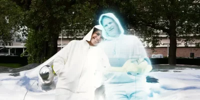 Всеки луд с номера си! Жена иска да се омъжи за холограма!